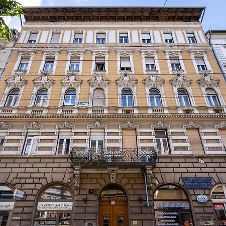 Galaxy Cube Apartment Budapest Exterior foto