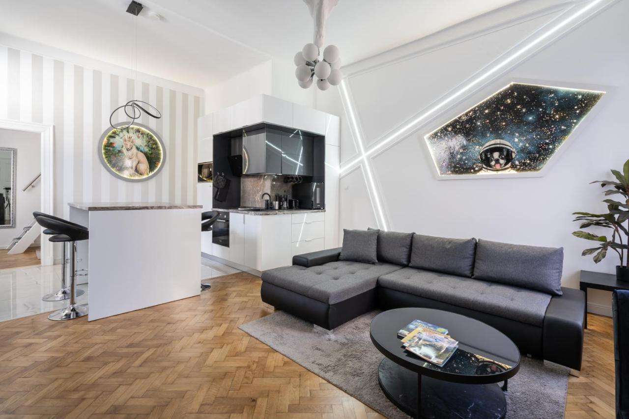 Galaxy Cube Apartment Budapest Exterior foto